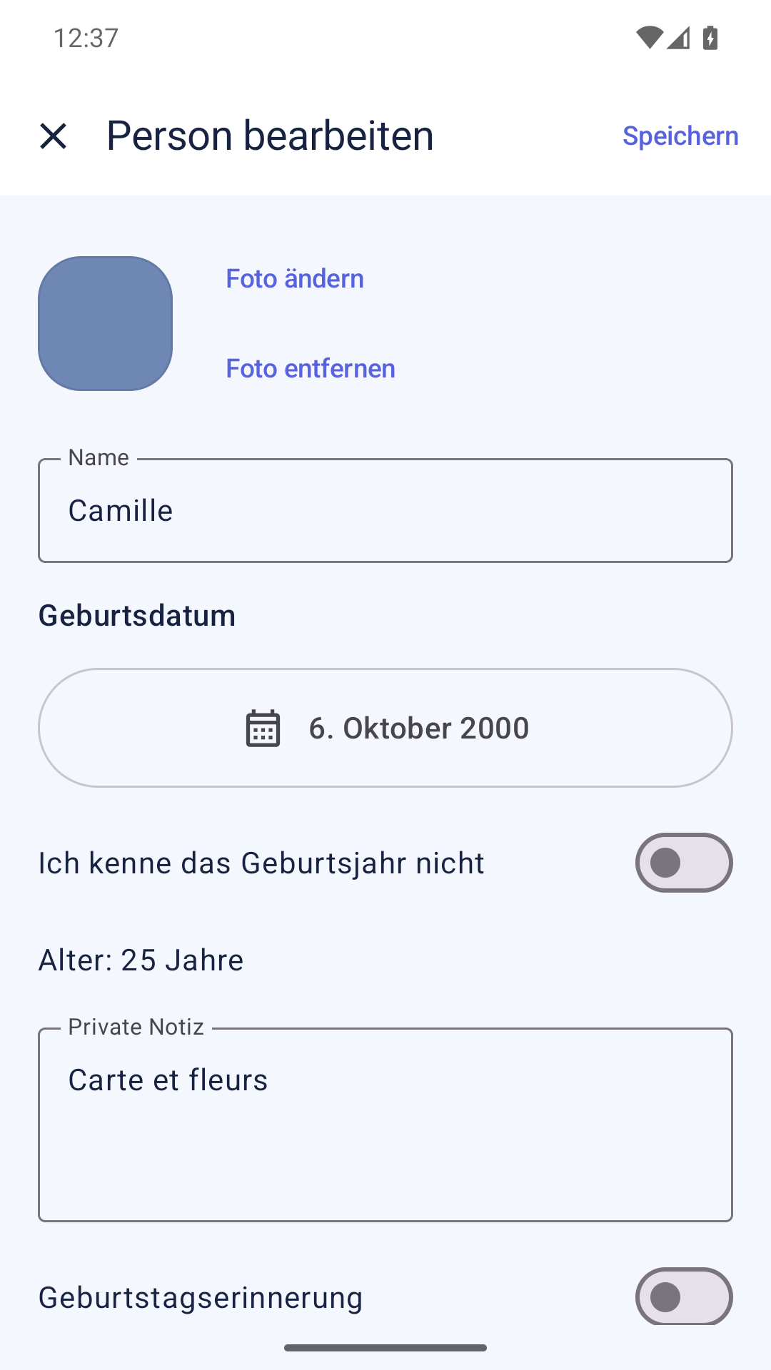 Camilles Android-Geburtstagsseite in Bonani mit ihrem Datum und einer fiktiven privaten Notiz.