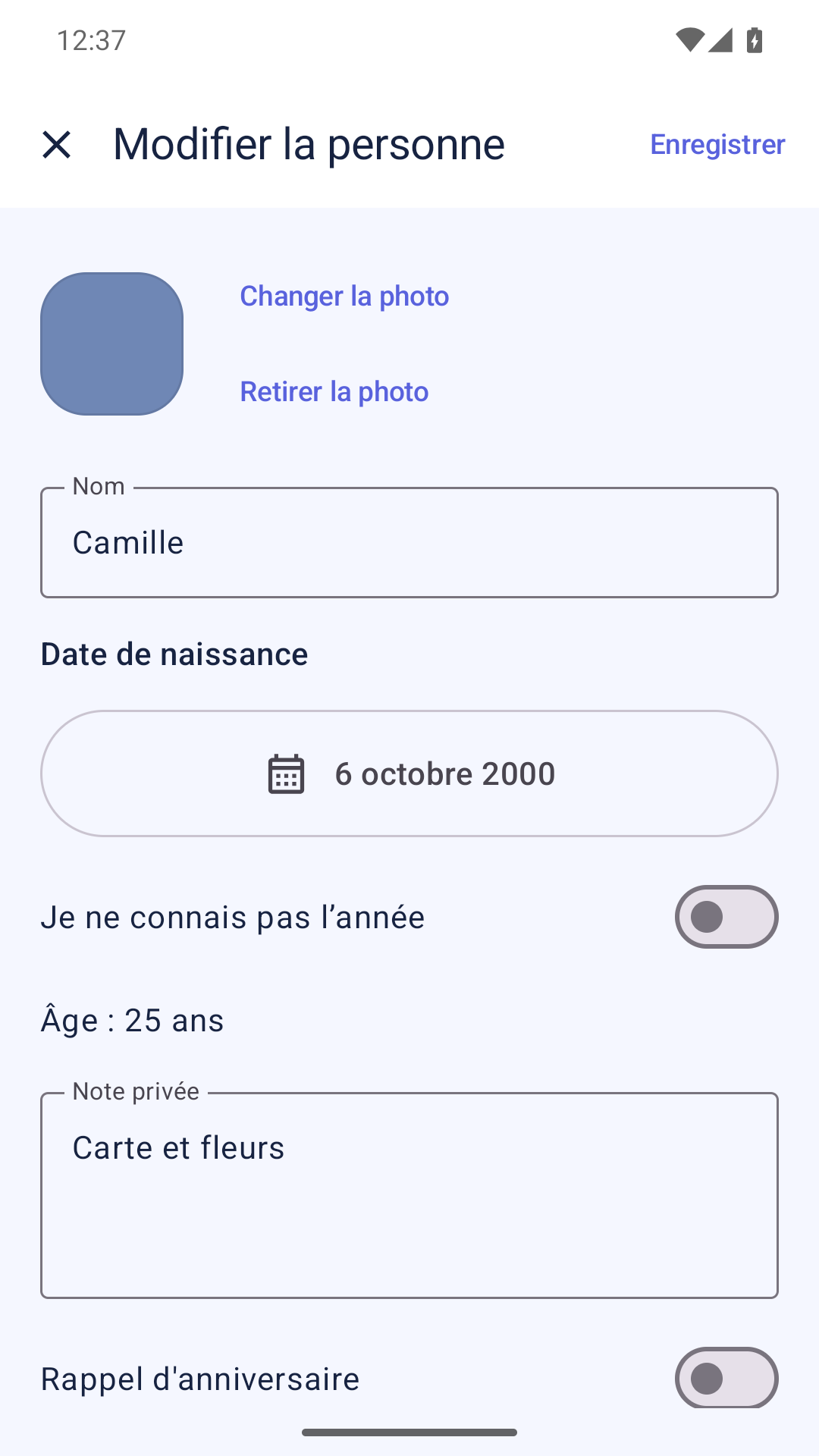 Fiche Android de Camille dans Bonani avec sa date d'anniversaire et une note privée fictive.
